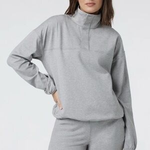 Vuori Graphite Snap Neck in Pale Grey Heather